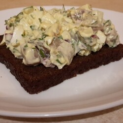 Шведский салат с солёной сельдью "Губбрёра"