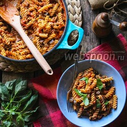 Паста с баклажанами, базиликом и сливками