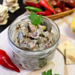 Форшмак с маринованными грибами
