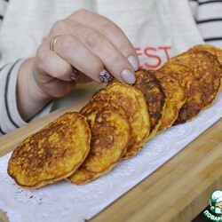 Оладьи с тыквой и яблоком