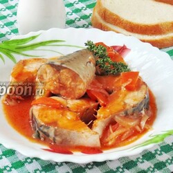 Скумбрия в томатном соусе