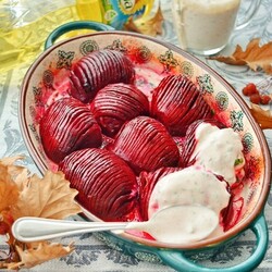 Запеченная свекла-гармошка с соусом "Ранч"