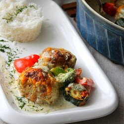 Рецепт рыбных тефтелей в сливочно-укропном соусе | Меню недели