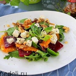 Рецепт зеленого салата со свеклой и мандаринами | Меню недели