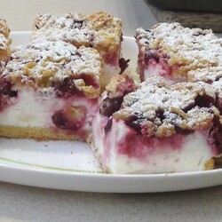 Йогуртовый пирог с вишней