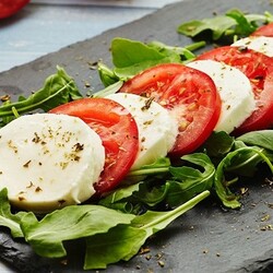 Как приготовить настоящий итальянский Капрезе в домашних условиях?