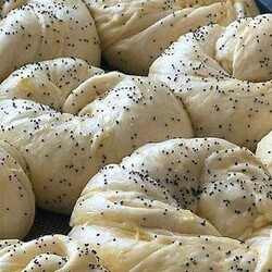 крученные булочки