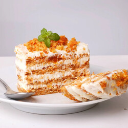 Воздушный морковный торт без сахара