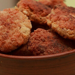 Постные котлетки из соевого мяса.
