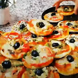 МАЛЕНЬКИЕ ПИЦЦЫ НА СКОВОРОДЕ. ВКУСНЯТИНА НЕИМОВЕРНАЯ