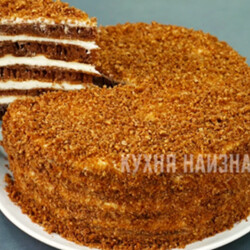 И духовку включать не нужно: простой и вкусный бисквитный торт на сковороде