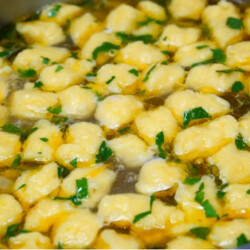 Такой суп съедается подчистую! Варю его стабильно 3 раза в неделю и не надоедает