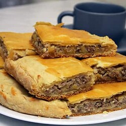 Мясной пирог на кефире с фаршем