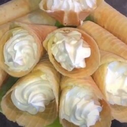 Крем для вафельных трубочек — ТОП-9 рецептов начинки трубочек в домашних условиях