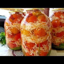 ЗИМОЙ ОБЛИЖЕШЬ ПАЛЬЧИКИ!!!БАБУШКА РАССКАЗАЛА НЕВЕРОЯТНО ВКУСНЫЙ РЕЦЕПТ ПОМИДОР НА ЗИМУ!