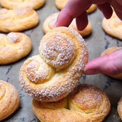 Если есть 200 грамм творога, срочно готовьте эти вкуснейшие Крендели — Смотреть в Эфире