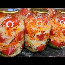 ПРОСТО ЗАЛИВАЮ КИПЯТКОМ. Закрываю по 50 банок! Невероятно вкусный рецепт с ПОМИДОРАМИ и с Капустой!