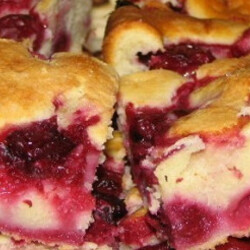 Быстрый пирог с замороженными ягодами (вишней). Рецепт