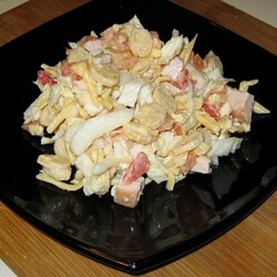 Салат с копченой курицей