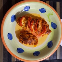 Грудка фаршированная помидорами и сыром