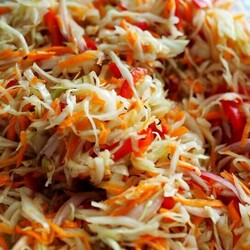 Салат из квашеной капусты