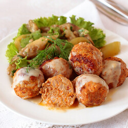 Тефтели в соусе бешамель