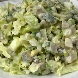 Салат мясной : мясо капуста яйца огурцы сыр лук майонез