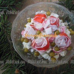 "Оливье" с крабовыми палочками