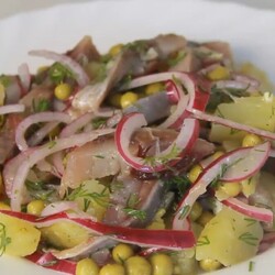 Салат: селёдка картофель и тд