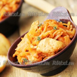 Капуста, тушёная с куриной грудкой