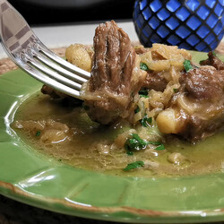 Мясо в луке