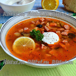 Рецепт солянки с курицей и колбасой