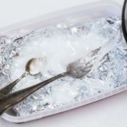 Как использовать фольгу на кухне. 10 крутых лайфхаков