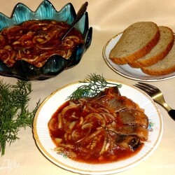 Селедка в томатном маринаде, пошаговый рецепт на 734 ккал, фото, ингредиенты - Simona