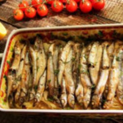 Мойва с картошкой и луком в духовке