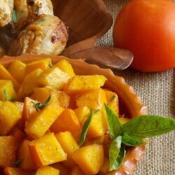 Видео: Тыква в сковороде тушёная в соусе