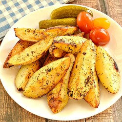 Картофель по-деревенски на сковороде + ДР. Рецепты картошки  PhotoRecept.ru