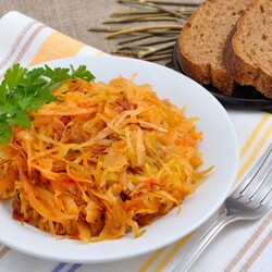 Капуста тушеная