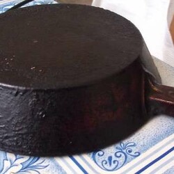 5 способов очистить сковороду от нагара практически бесплатно