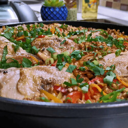 Курица гречка в сковороде