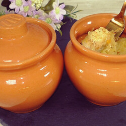 Курица с картошкой и капустой в горшочках