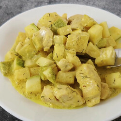 Кабачки с курицей на сковороде