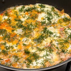 Яичница воскресная с курицей