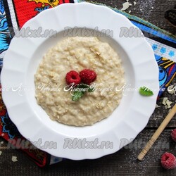 Овсяная каша на молоке в мультиварке