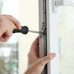 Как регулировать пластиковые окна на зиму: подробная инструкция