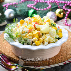 Салат с крабовыми палочками и цветной капустой. Яйца сыр огурцы кукуруза