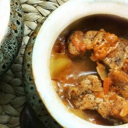 Жаркое из курицы в горшочке
