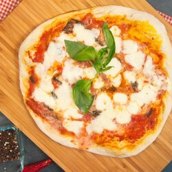 Пицца «Маргарита» – простой пошаговый рецепт приготовления с фото