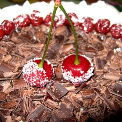 Торт пьяная вишня (как вариант, но с сметанным кремом)