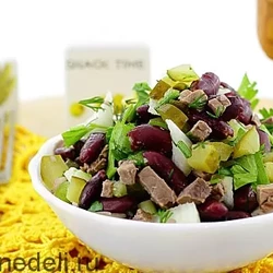 Рецепт салата с говядиной и солёными огурцами | Меню недели